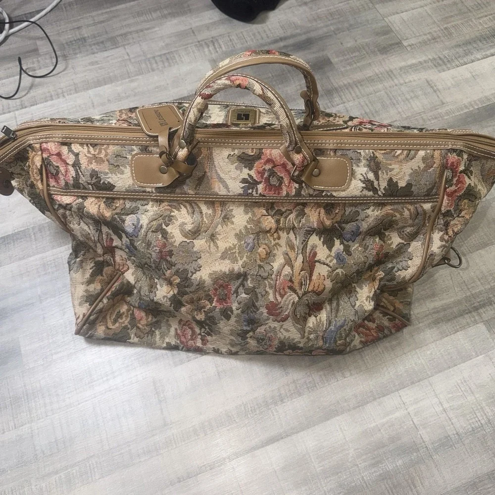 RARE Vintage 80s LEISURE Tapestry Garment And Carry On bag Bundle Of 2!!!